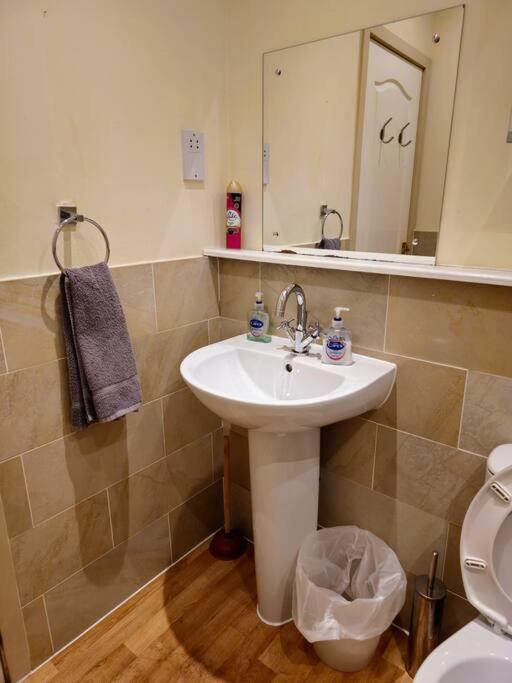2 Bedroom Modern Stylish Apt In Glasgow City Centre Zewnętrze zdjęcie