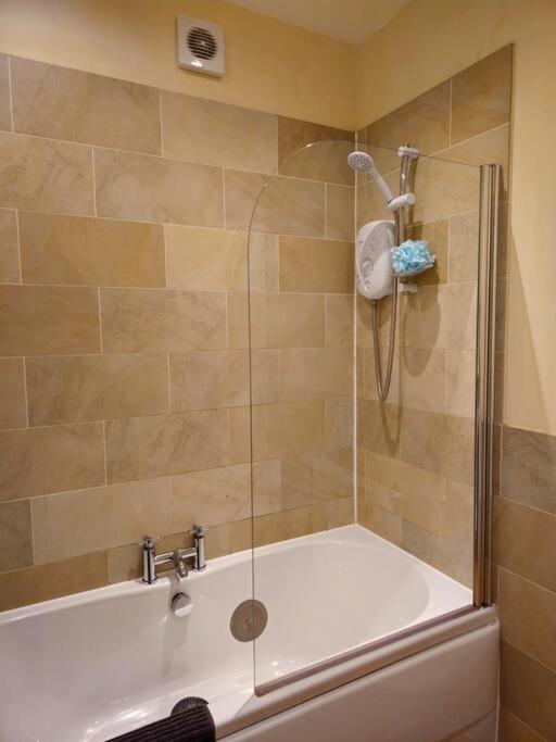2 Bedroom Modern Stylish Apt In Glasgow City Centre Zewnętrze zdjęcie